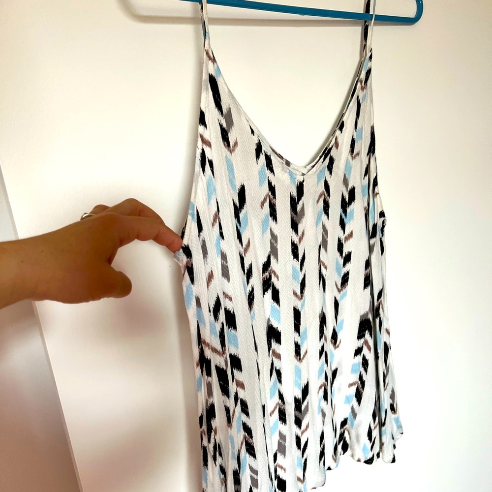 Blu Pepper Large sleeveless top with geometric design